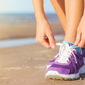 Correr en la playa: consejos para evitar lesiones en la temporada de verano